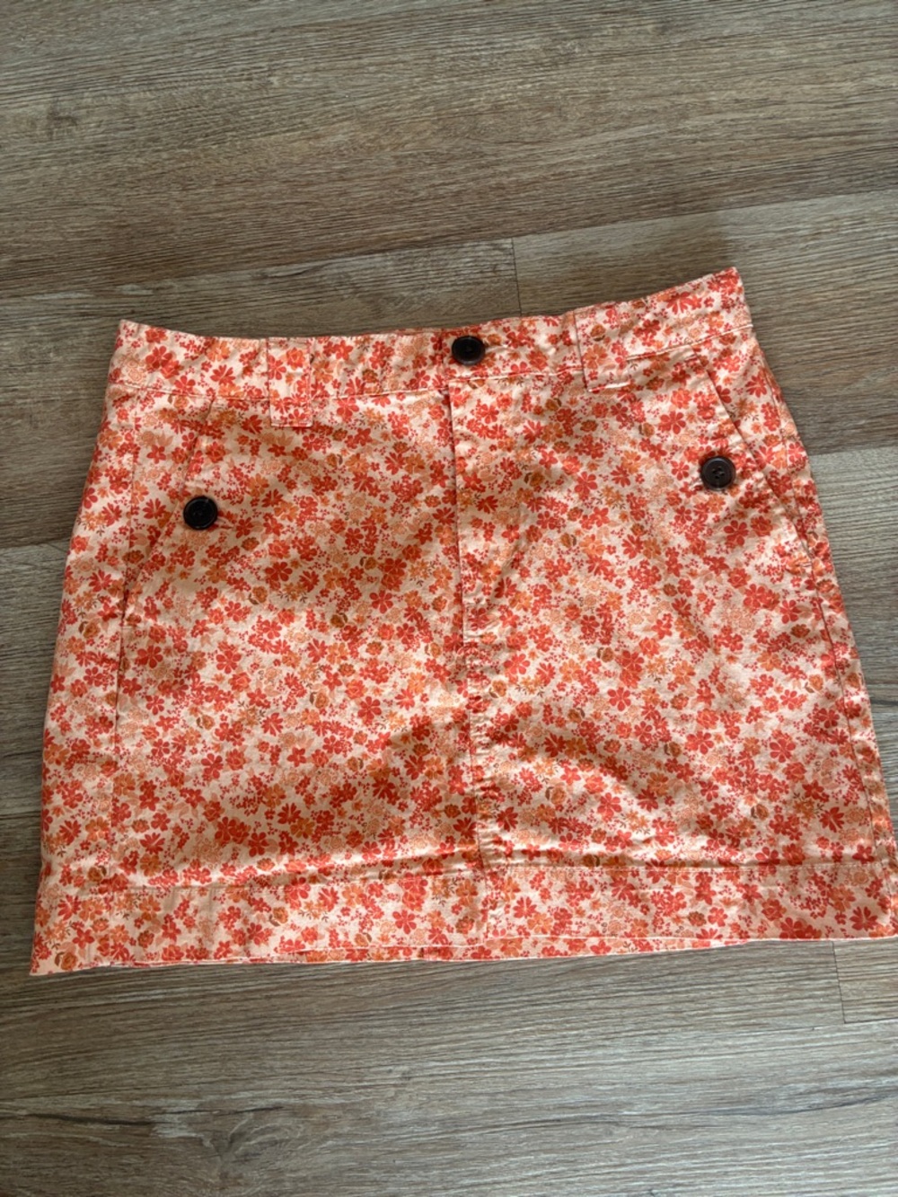 Floral mini skirt small